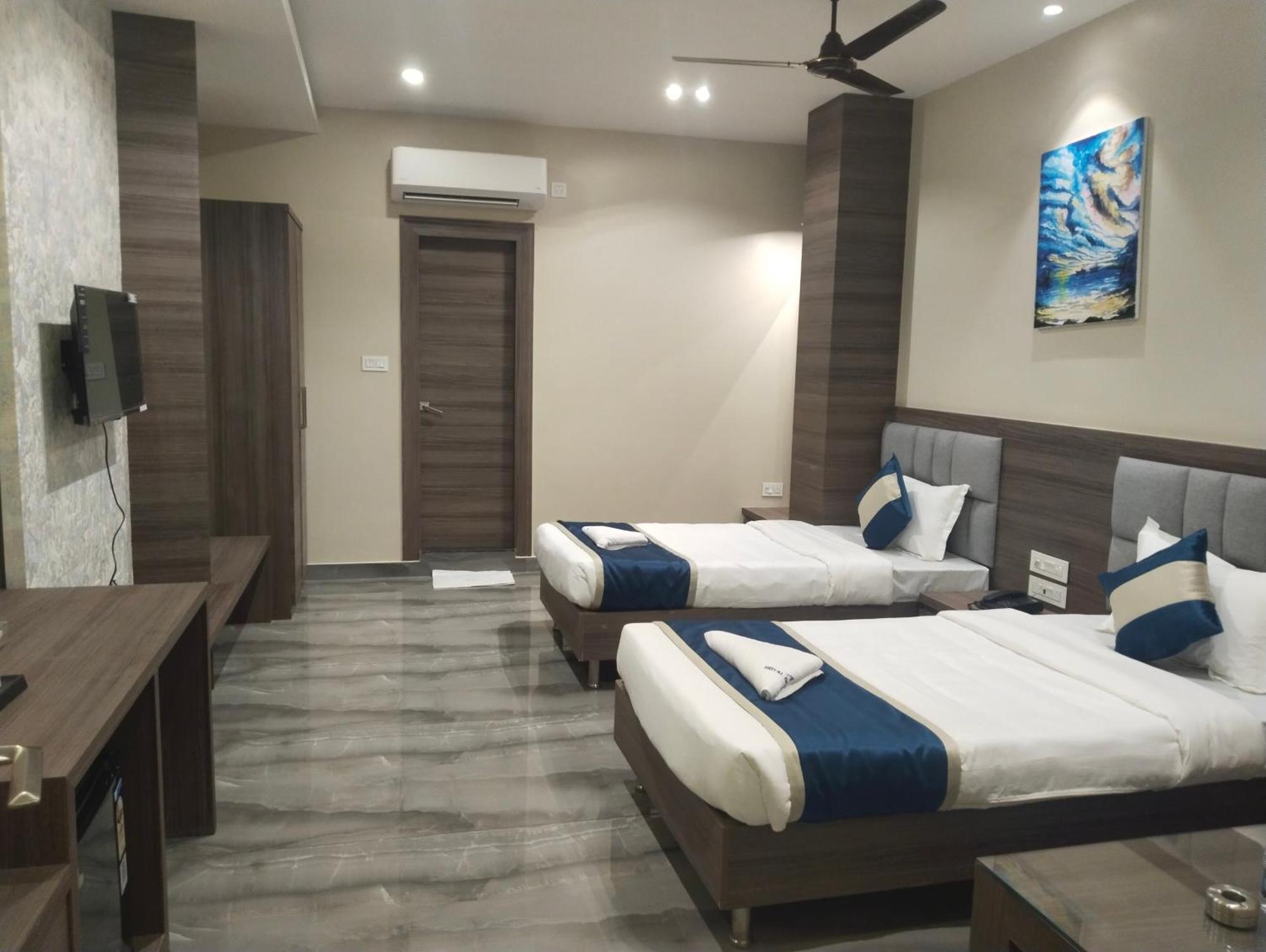 Hotel Dolly Siliguri Buitenkant foto